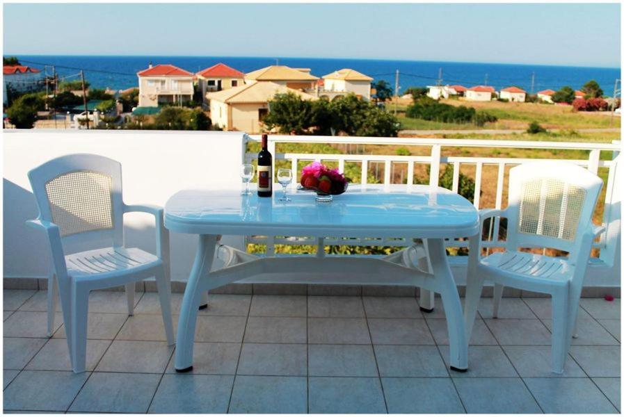 Retreat Apartments In Drosia - Apartment For 3 Makris Gialos  Экстерьер фото